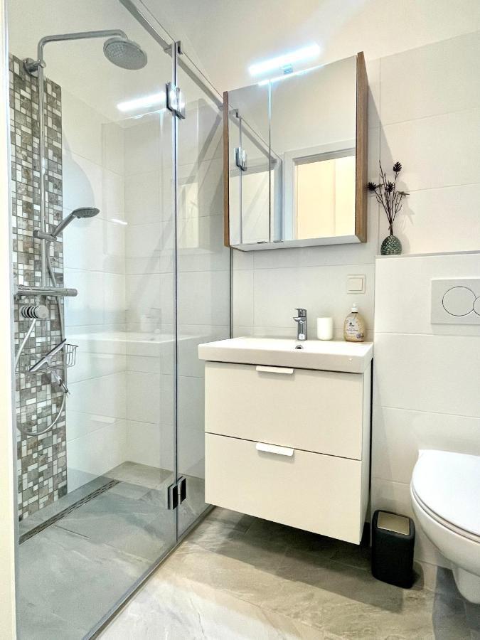 Big Apartment Wina Bagian luar foto