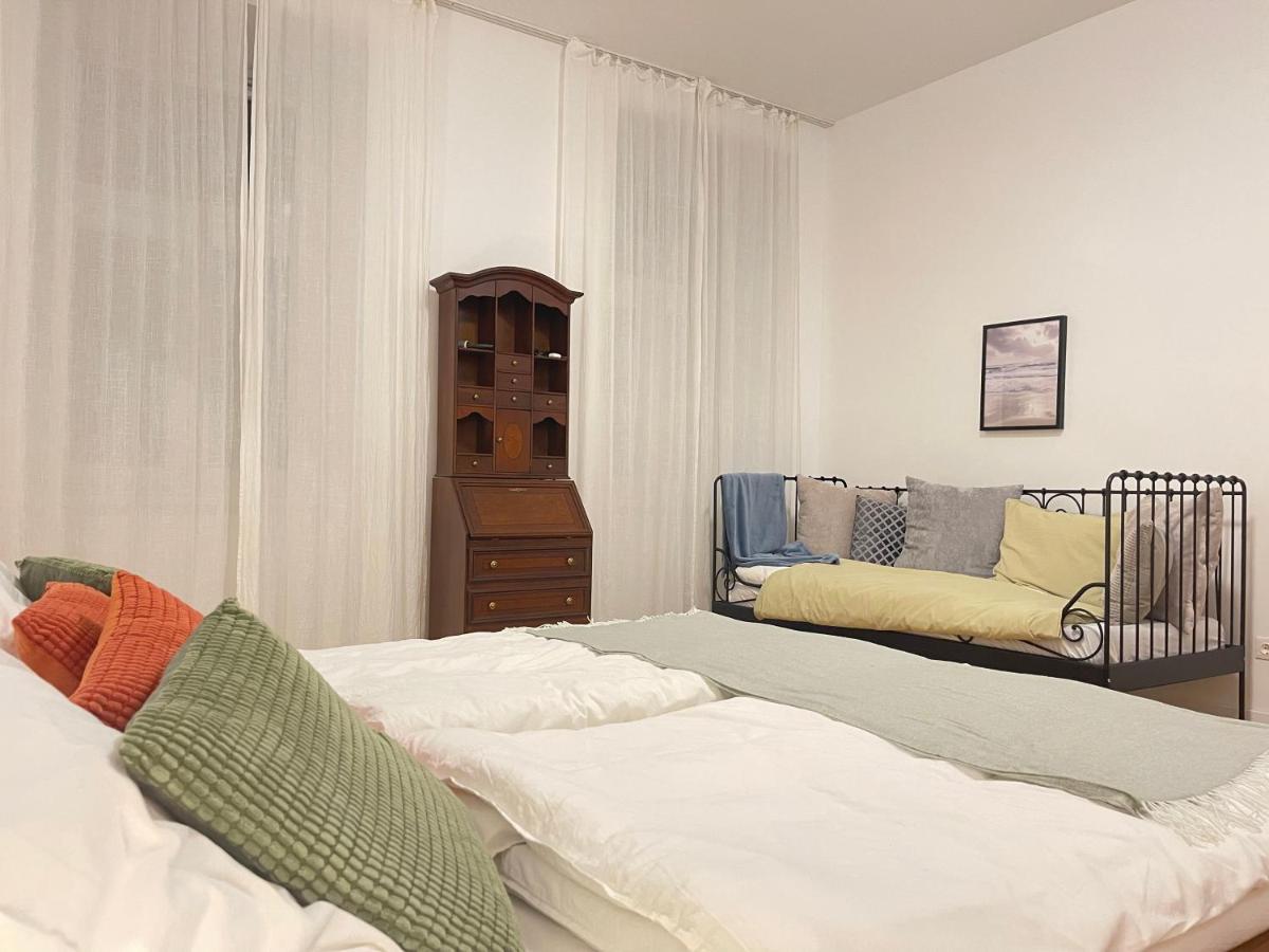 Big Apartment Wina Bagian luar foto
