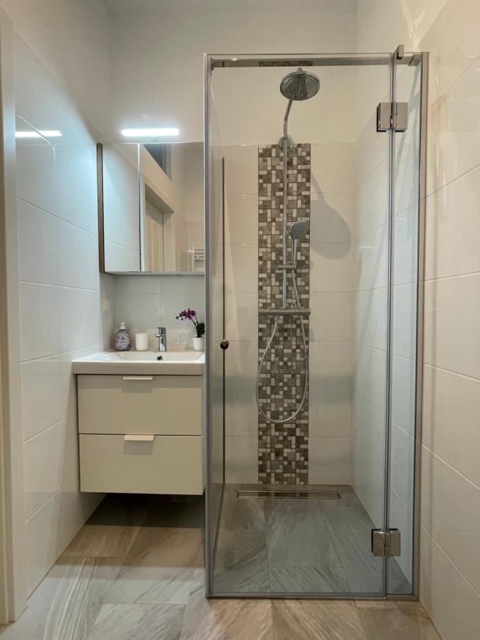Big Apartment Wina Bagian luar foto