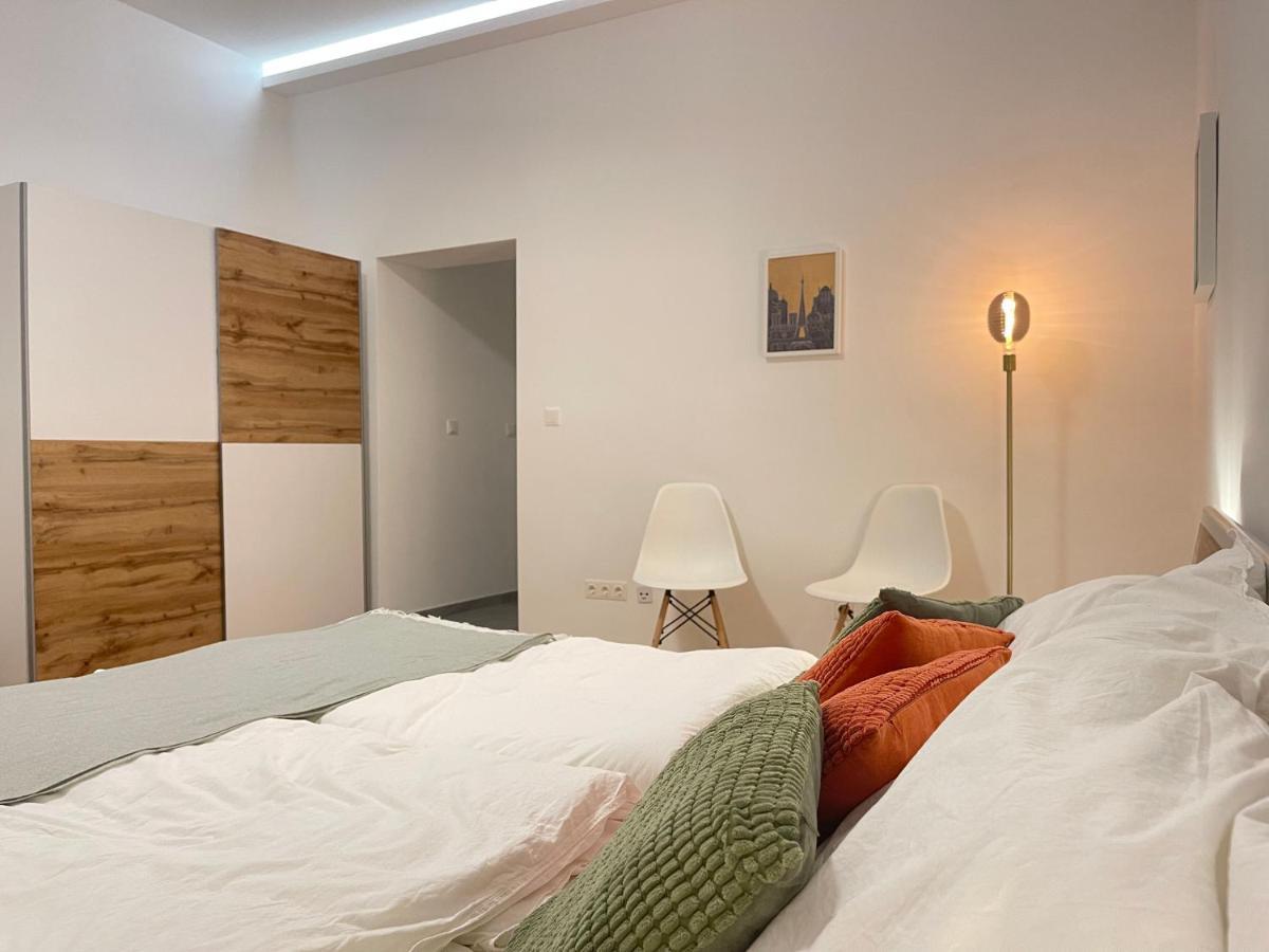 Big Apartment Wina Bagian luar foto