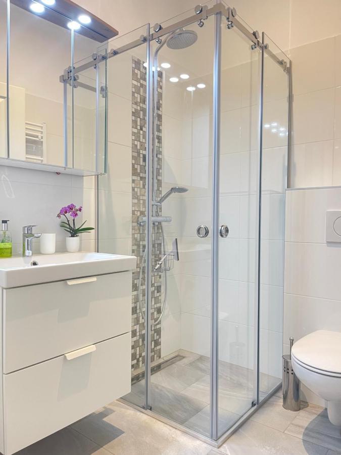 Big Apartment Wina Bagian luar foto