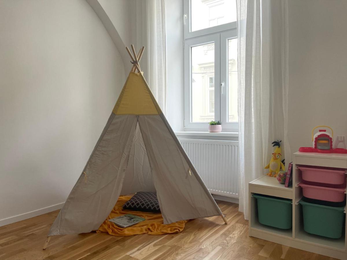 Big Apartment Wina Bagian luar foto