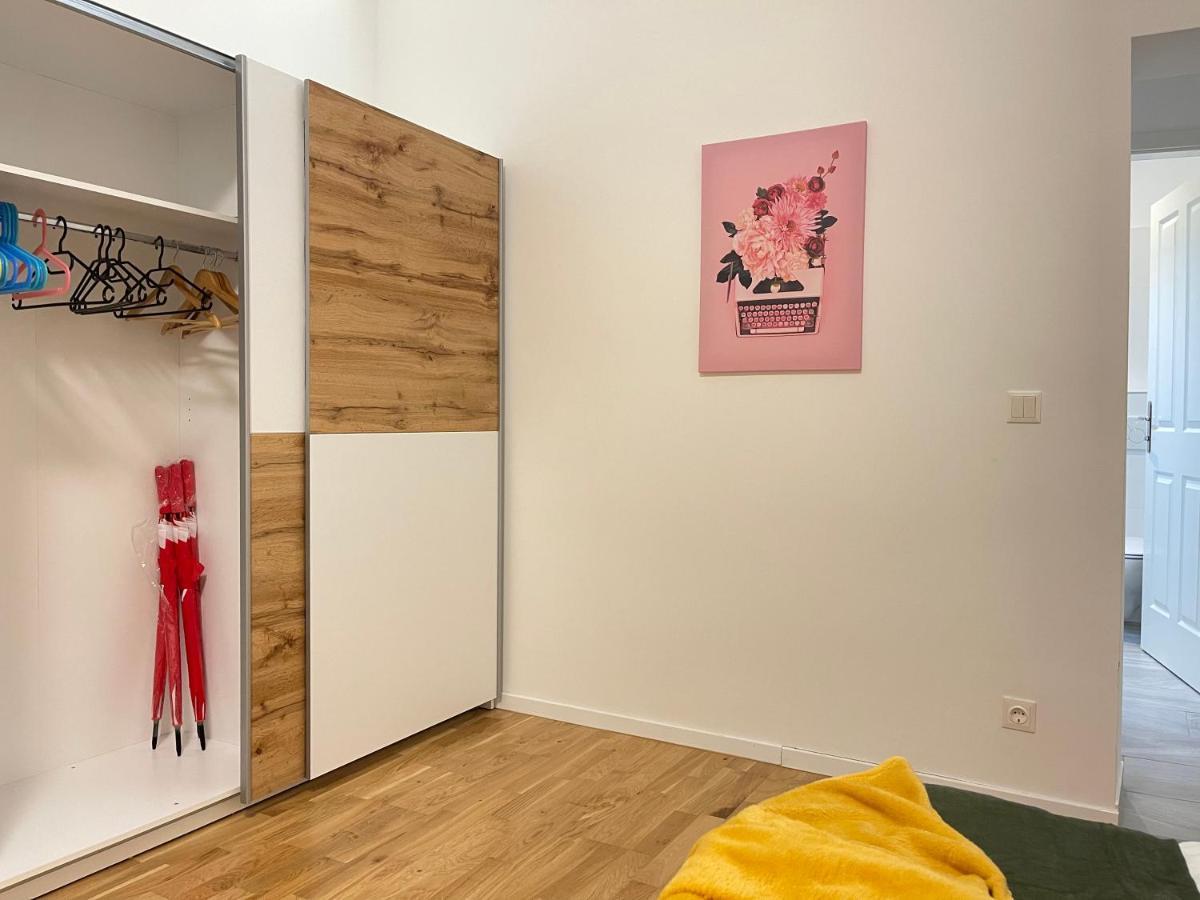 Big Apartment Wina Bagian luar foto