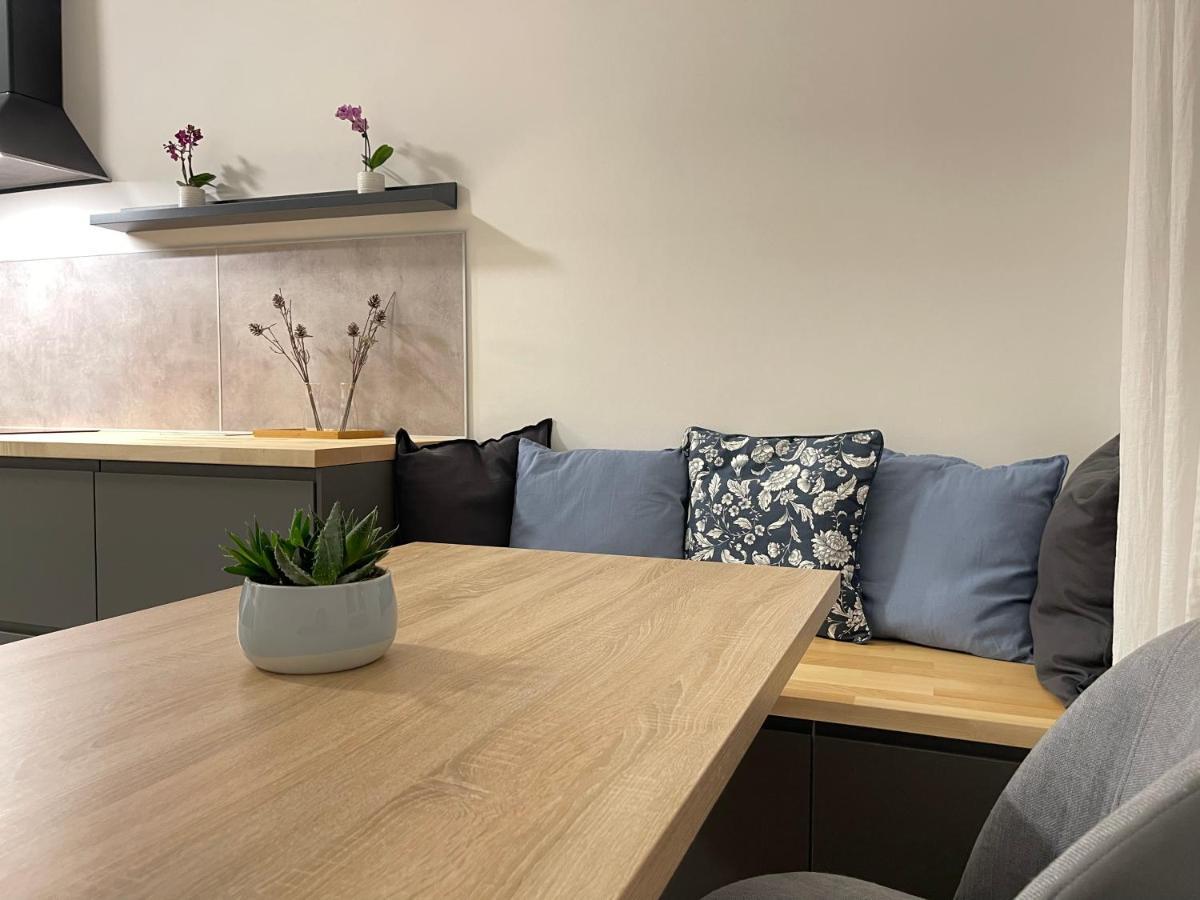 Big Apartment Wina Bagian luar foto