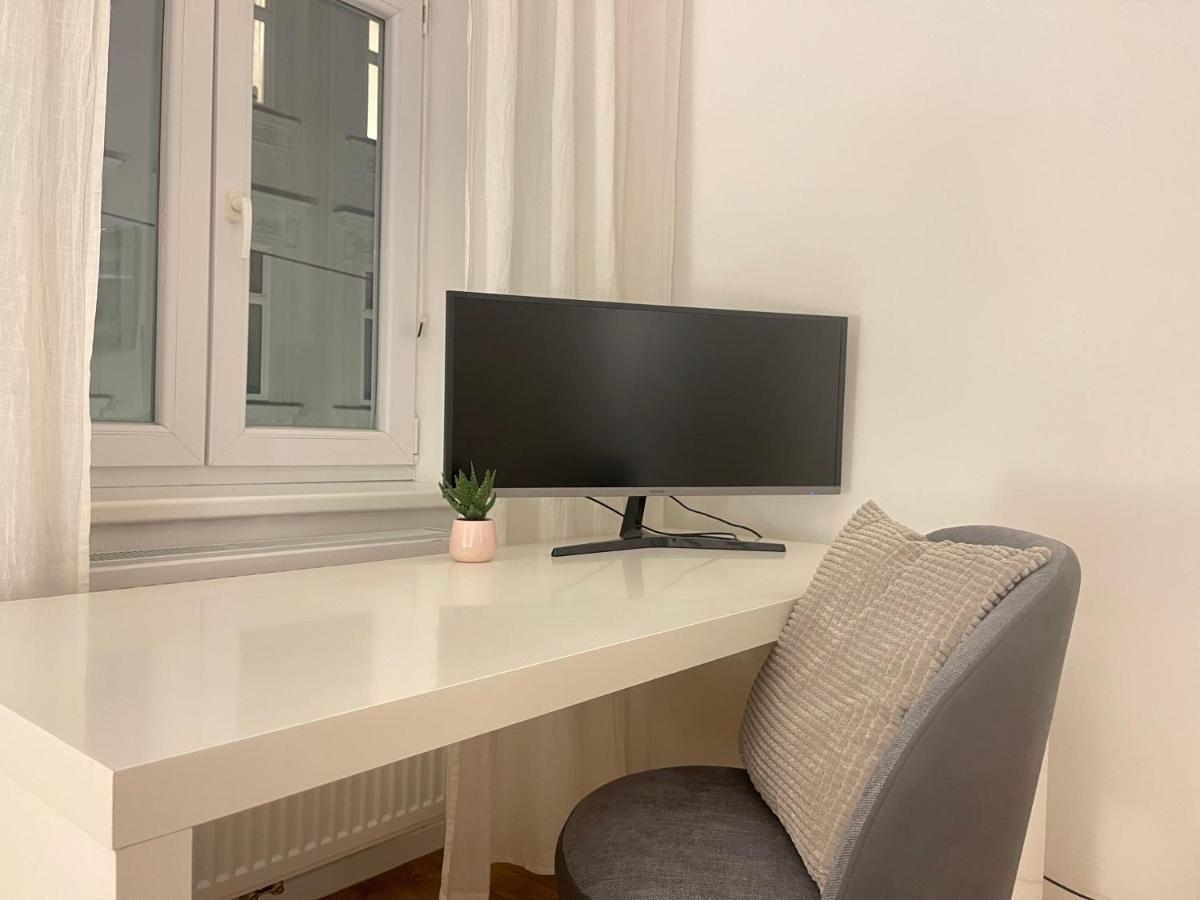 Big Apartment Wina Bagian luar foto